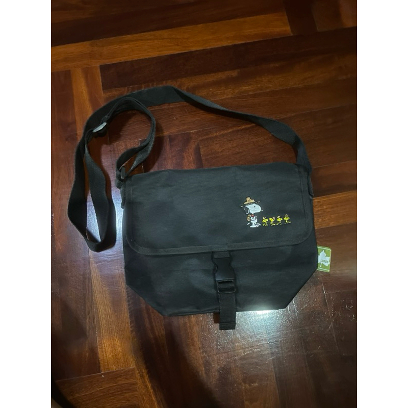 กระเป๋าสะพาย Snoopy มือสอง