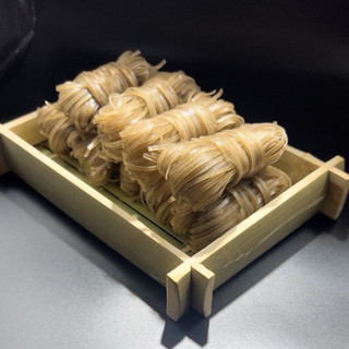 เส้นหม่าล่า  เส้นเล็ก 1มัด มี60-63กรัมสำหรับใส่หม่าล่าหม้อไฟ…