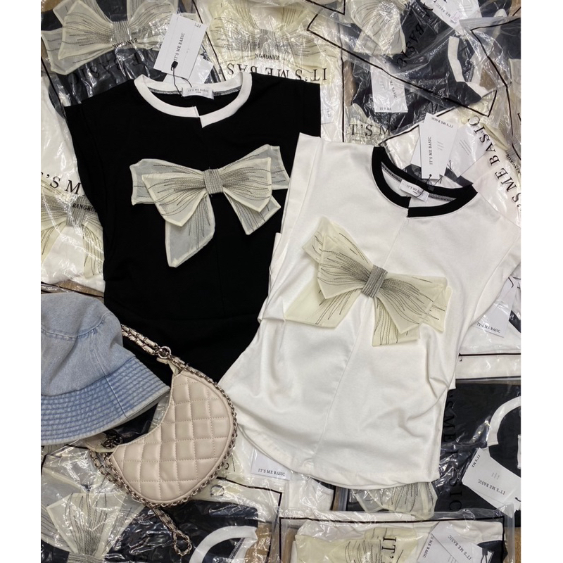 #เสื้อยืดป้าย it’s me: โบว์ไหล่ล้ำ
