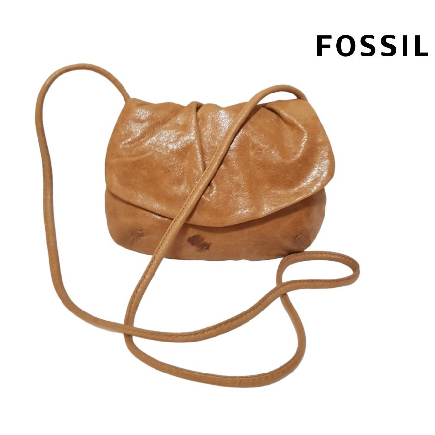 👜กระเป๋าแนว Vintage Small Shoulder Bag Brown Leather Fossil ❤️สินค้ามือสองแบรนด์แท้ ตำหนิมีรอยน้ำด่างด้านหน้า ตามภาพ