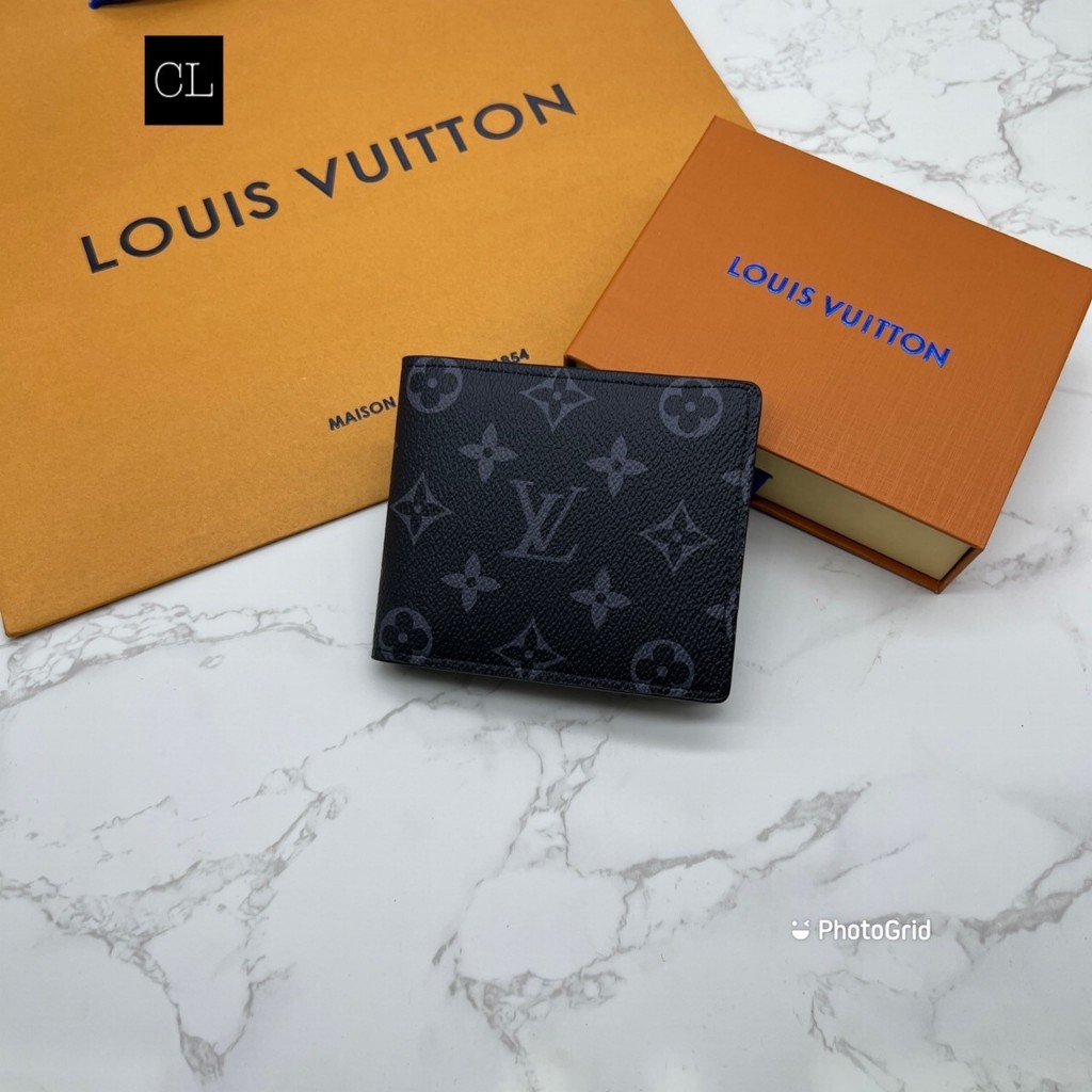 กระเป๋าหลุยผู้ชายใบสั้น Limitedขายดี งานดีที่สุด[พร้อมส่ง]!! 2พับพร้อมกล่อง หนังดีมากรับประกัน100%