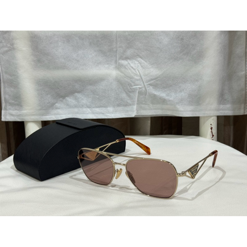 Prada sunglasses แว่นกันแดด (ของใหม่)