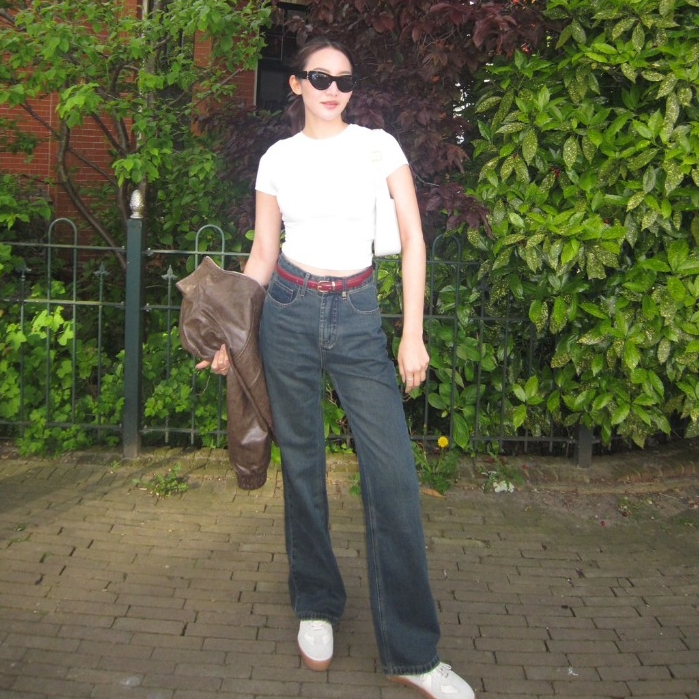 Carpenter Hi-Rise Flare jeans กางเกงยีนส์เอวสูง ผ้านิ่ม- herr.his