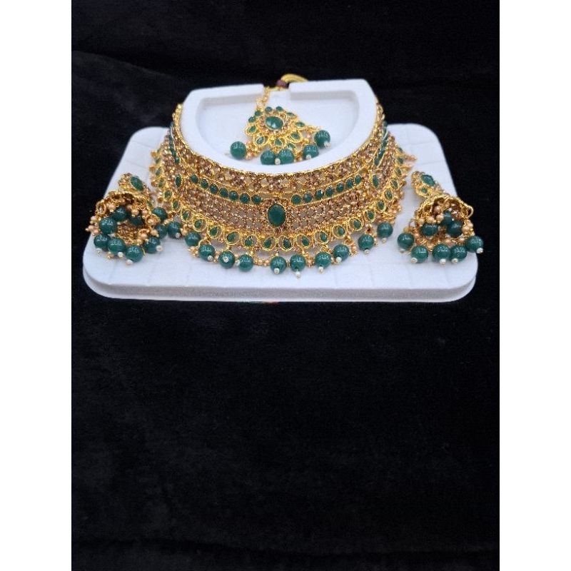 crystal necklaces very beautiful design from india wear with saree ,lehenga and thai dresses