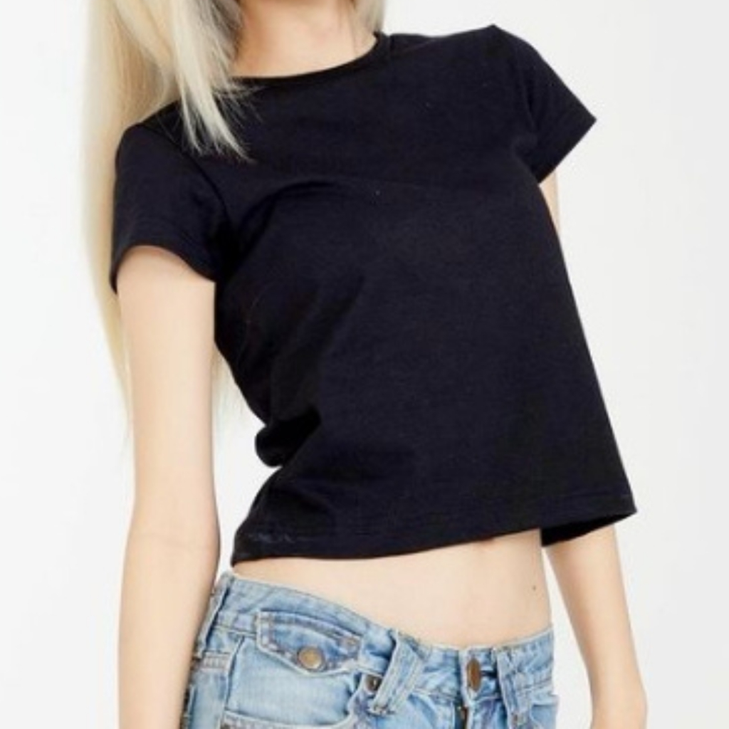 เสื้อยืด Y2K รุ่น Baby Tee คอกลม ผ้าคอตตอน100% เอวลอย ใส่สบาย สีดำ