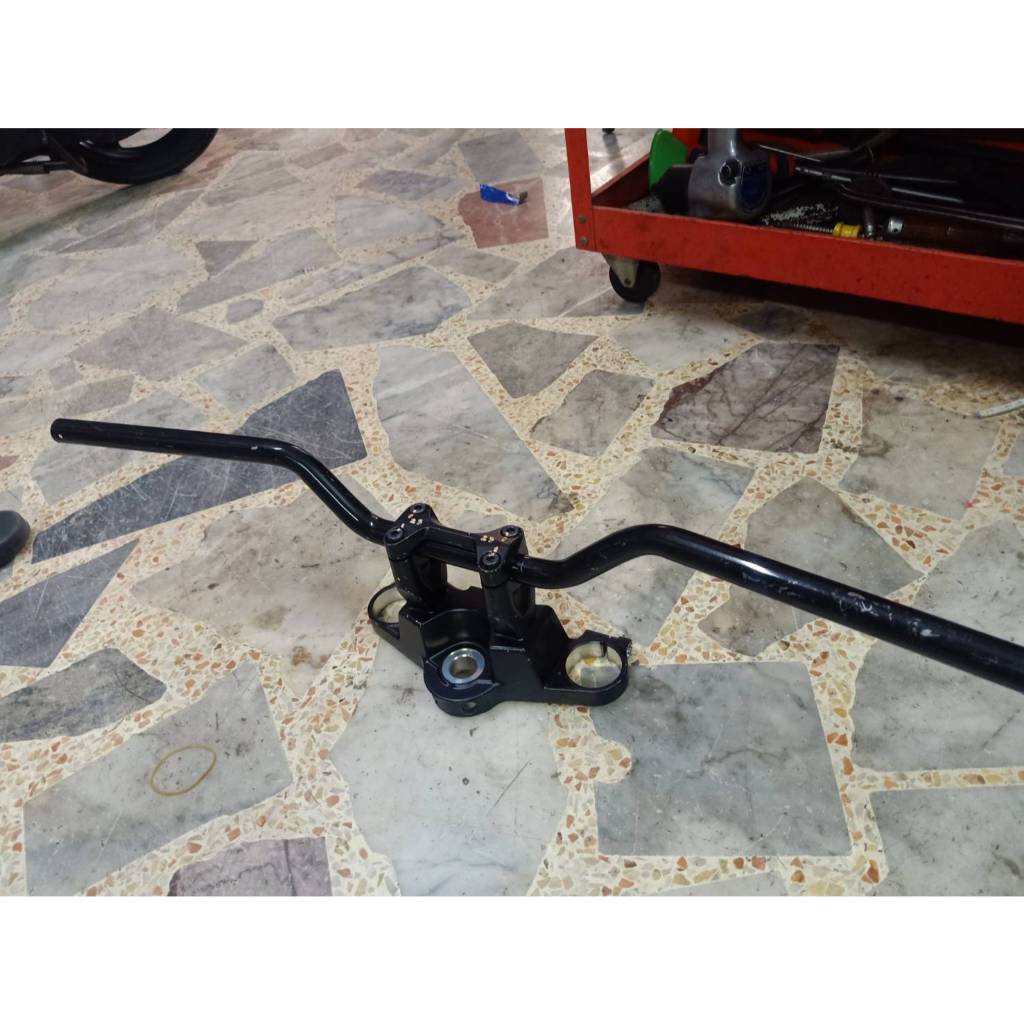 แผงคอบน พร้อม แฮนด์ Yamaha   xsr155 สินค้ามือสอง