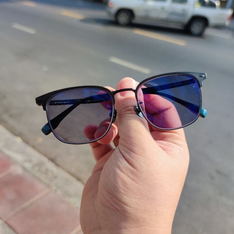 เลนส์เปลี่ยนสีอัตโนมัติ Auto lens สีเทาดำ