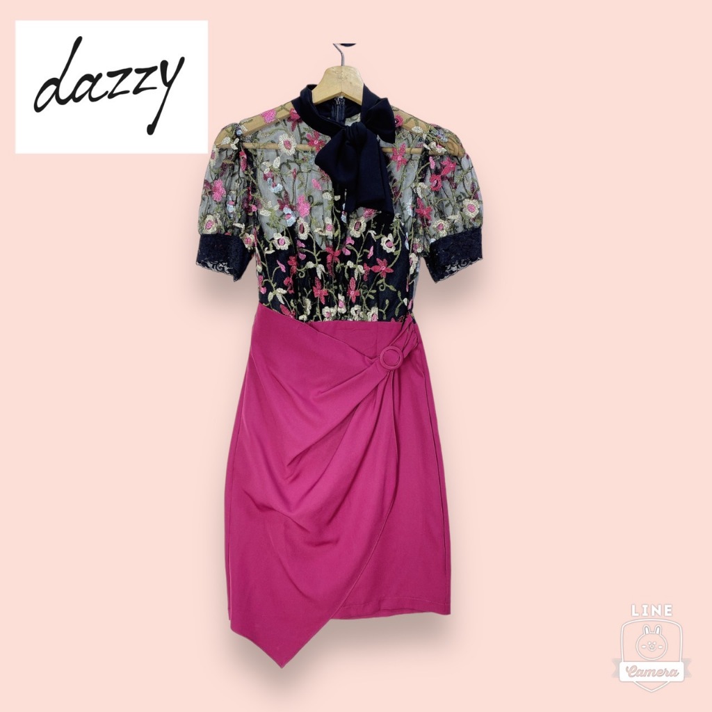 เดรส Dazzy ผ้าลูกไม้อย่างดี ไซด์ -  M   อก 32-34 เอว 27 สะโพก 36 ยาว 34 นิ้ว เดรสออกงานทรงสวยน่ารัก 