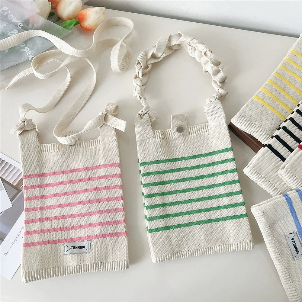 กระเป๋าสะพายข้าง ใส่โทรศัพท์มือถือได้ทุกรุ่น งานถักผ้าไหมพรม พร้อมส่งจากไทย