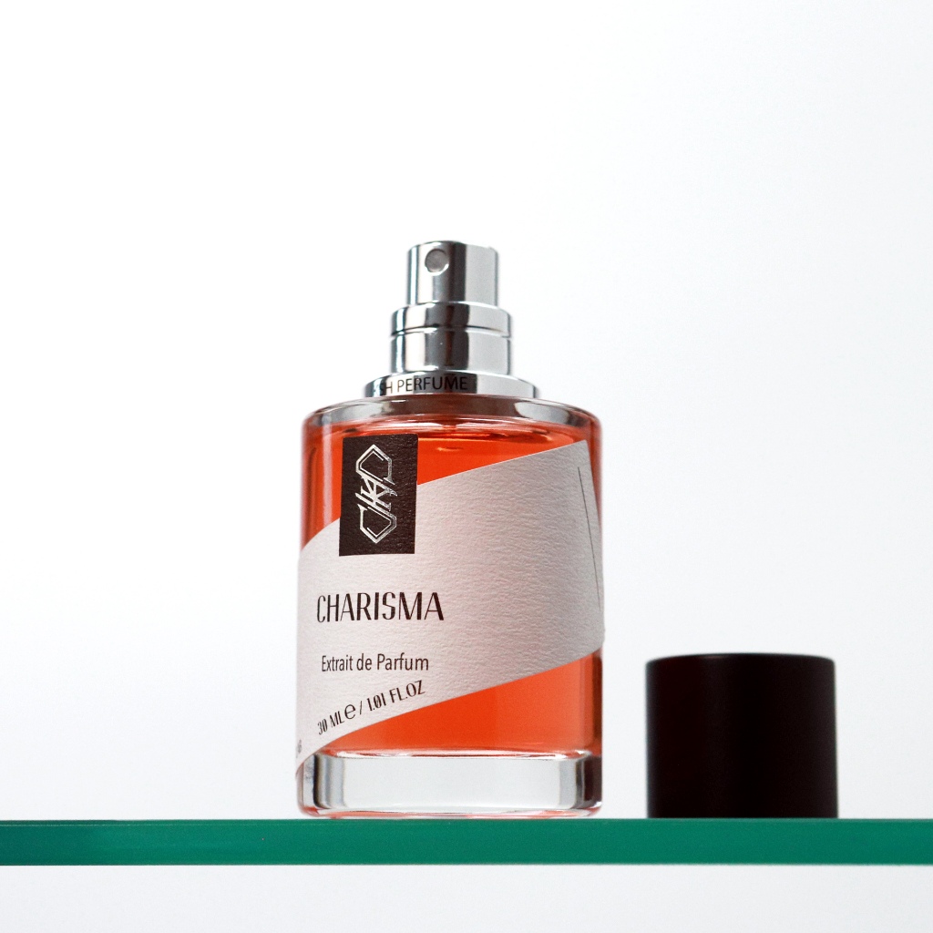 CHARISMA กลิ่นกุหลาบดำ ลิ้นจี่และอำพัน หรู คม และสดใส KSH PERFUME