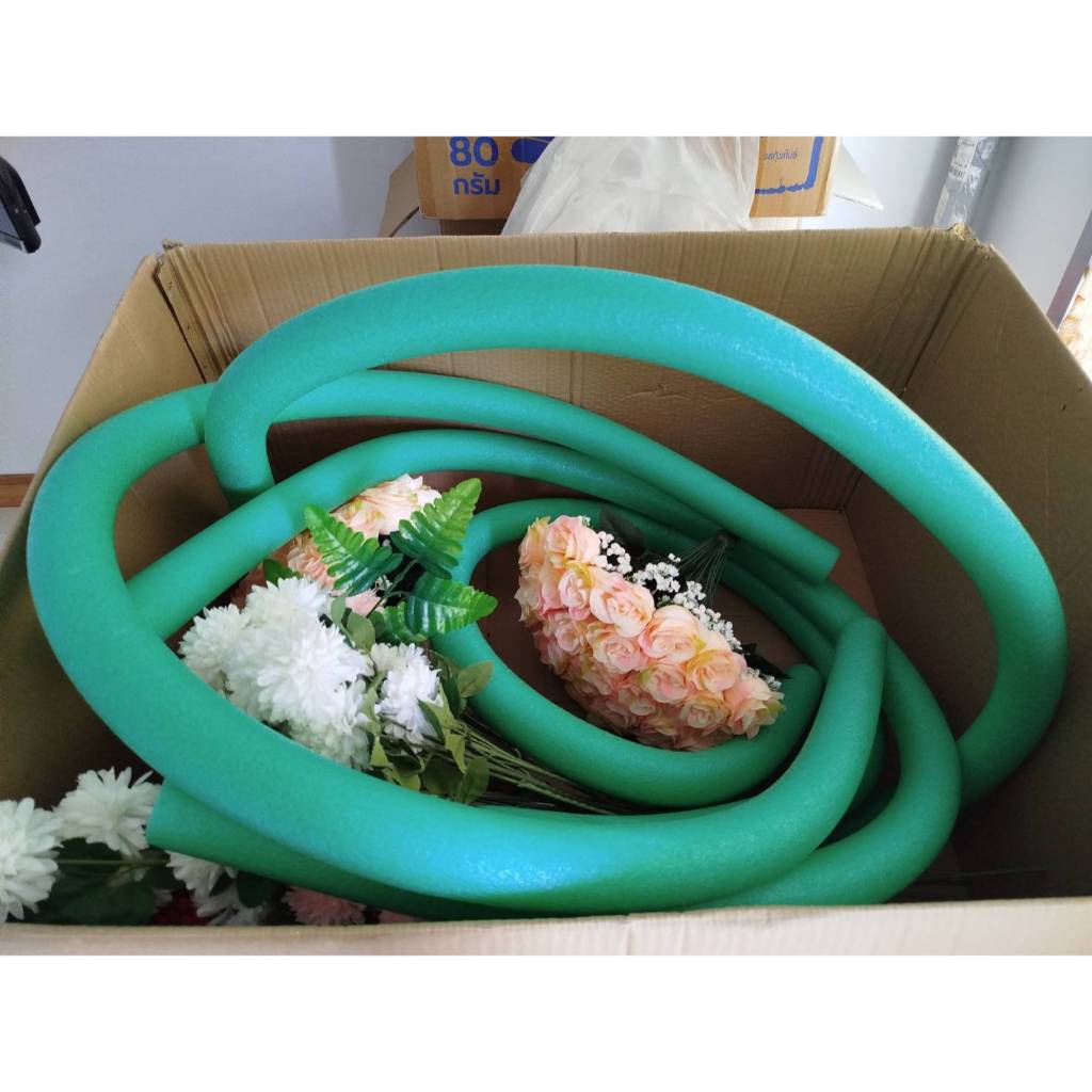 โฟมเส้น (1เส้น 2เมตร ) โฟมจัดดอกไม้ จัดงานแต่ง ตกแต่ง สีเขียวสด จัดดุเป้นธรรมชาติ จัดดอกไม้แห้ง เหนียวปักได้หลายครั้ง
