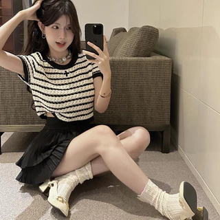 ROSIE🍒พร้อมส่ง🍒ชุดเซ็ทสไตล์สาวเกาหลี ชุด2ชิ้น เสื้อแขนสั้นไหมพรม+ กระโปรงสั้น พลีทสั้น คุณหนู ชุดไปทะเล สำหรับผู้หญิง