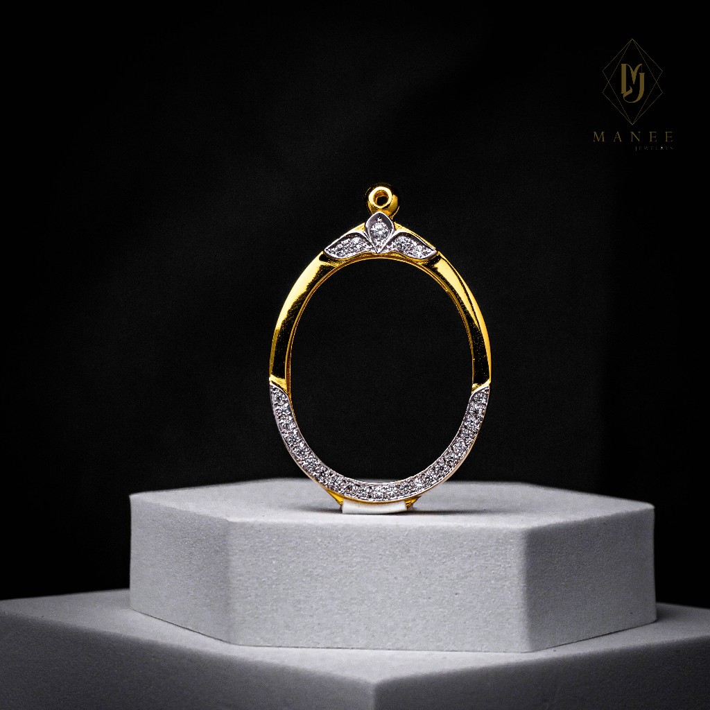 ตลับพระทรงไข่ฝังเพชรCZครึ่งใบ