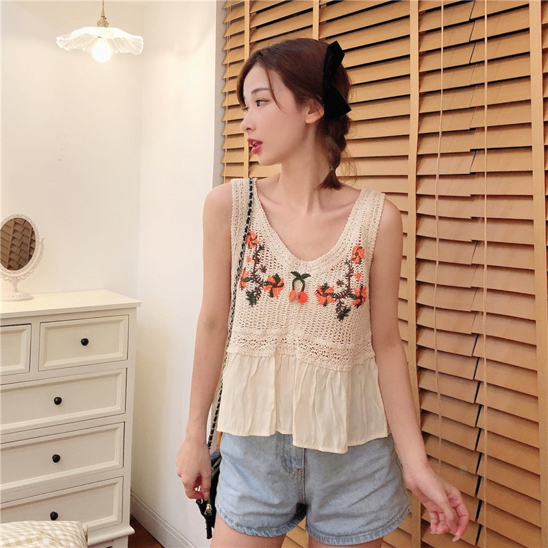 เสื้อกล้ามถักลายดอกไม้แต่งระบายชายผ้า ตกแต่งด้วยการปัก เนื้อผ้าใส่สบาย พร้อมส่ง