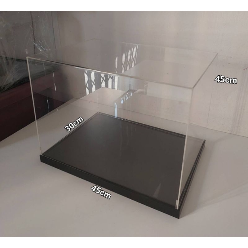 กล่องครอบโมเดล​ อะคริลิ​ค​ขนาด​ 45cm×30cm×45cm แบบใส ฐานดำ (กว้าง×ลึก×สูง) หนา3mm