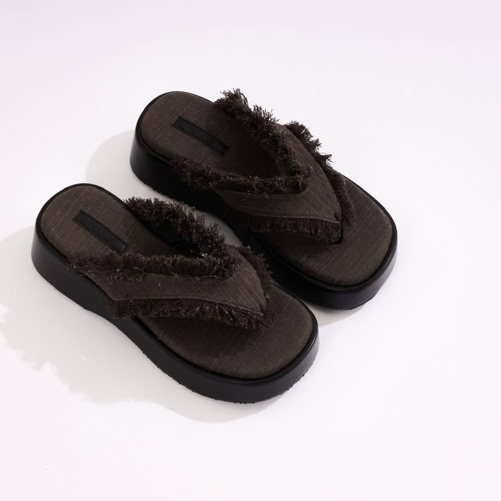 Wila shoes ส้นตึกน้องใหม่ แต่งยีนส์ขาด รุ่นJAA