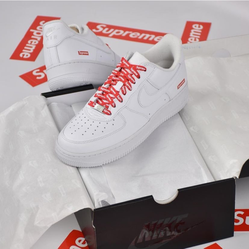 (พร้อมส่ง) Nike Air Force 1 X Supreme (แท้100%)