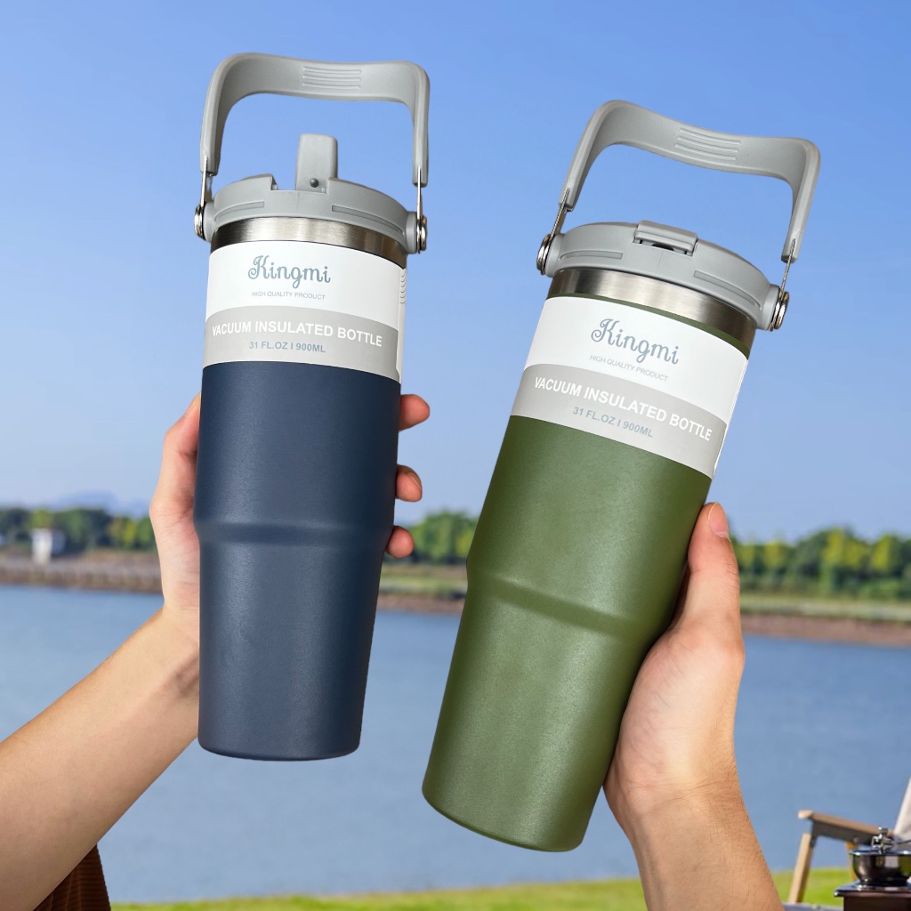 กระบอกน้ำเก็บความเย็น 890ML พร้อมที่จับแบบแข็งแรง กระบอกน้ำสแตนเลส ขนาดพกพาสะดวก มี 9 สีให้เลือก สินค้าพร้อมจัดส่งที่ไทย