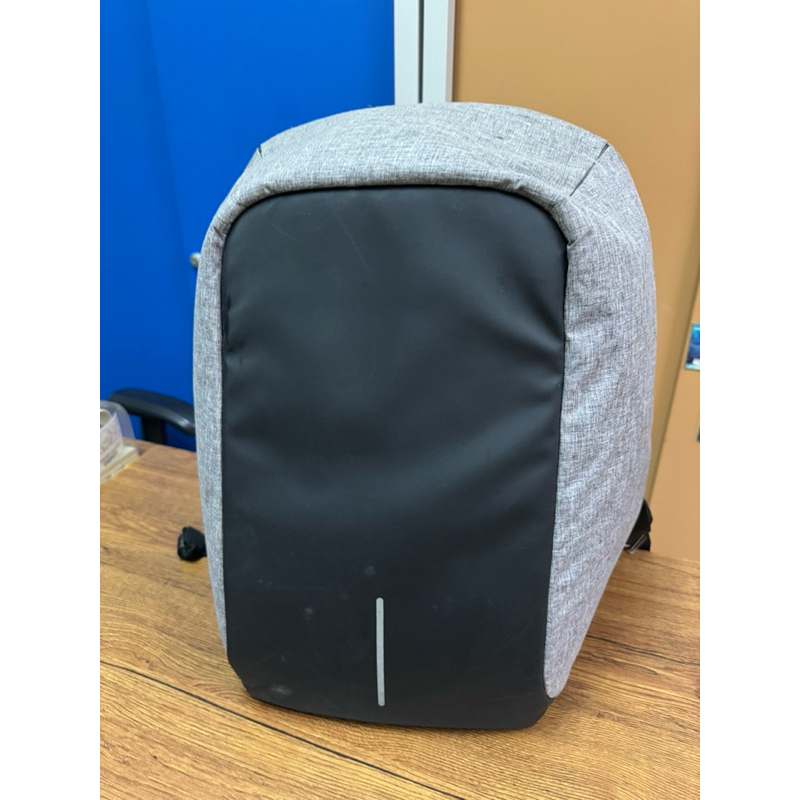 กระเป๋า xd design bobby anti thift ของเเท้100%