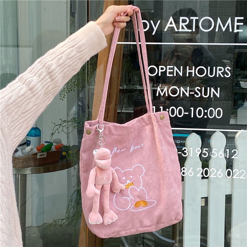 Katoshop พร้อมส่ง Sweetpea กระเป๋าผ้าลูกฟูก สะพายไปเรียน ใส่ไอแพด/หนังสือได้น้า มีให้เลือก 2 สี(ชมพู/ครีม)