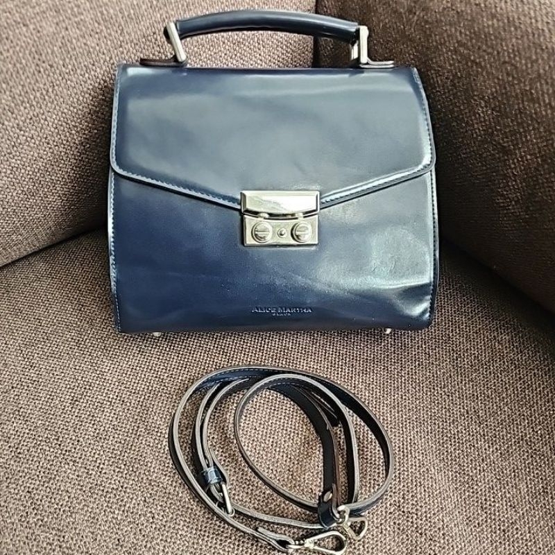 กระเป๋าสะพาย Alice Martha