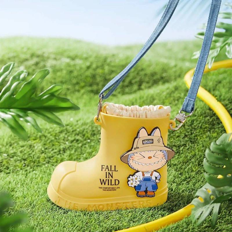 ✅ของแท้✅ กระเป๋ารองเท้าบูทลาบูบู้ The Monster Fall in wild crossbody bag พร้อมส่ง