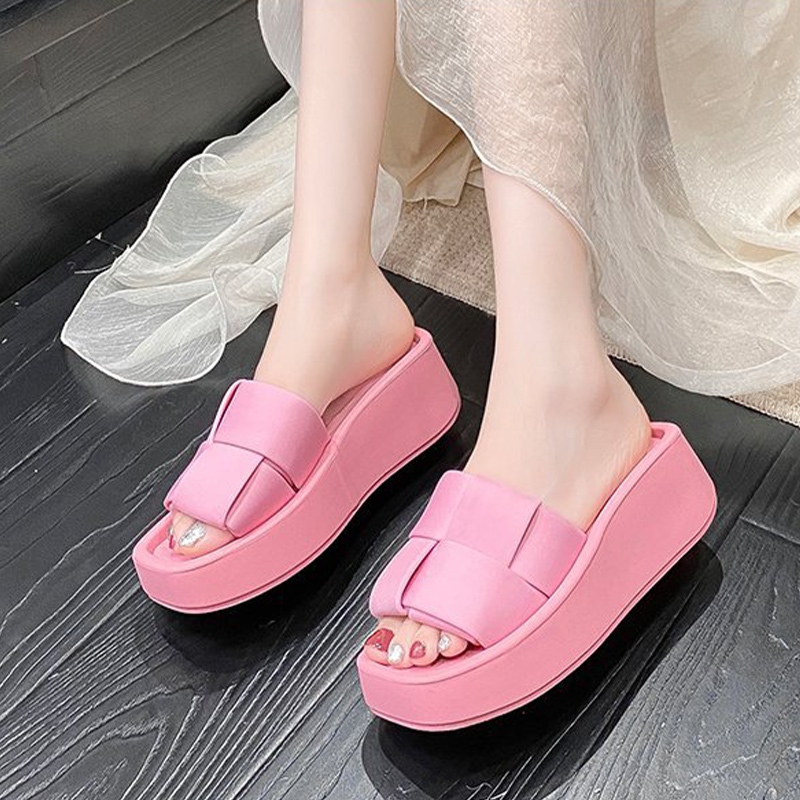 Walkon ห้ามพลาด รองเท้าแตะแฟชั่นผูหญิงแบบสวม เสริมส้น 1.5 นิ้ว ดีเทลสายคาดเป็นลายสาน 4สีสันสุดน่ารักให้เลือก ใส่แล้วเท้า