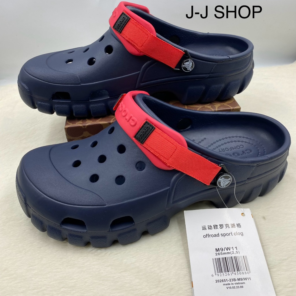 รองเท้าหัวโต Crocs รองเท้าแบบสวมสำหรับผู้ชายมาใหม่งานสวยดูดีทันสมัยน้ำหนักเบาใส่สบายใส่แล้วไม่เจ็บเท้า