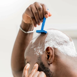 Henson Shaving Henson AL13 (Medium) มีดโกนคุณภาพสูง โกนได้เรียบเนียน ไม่ระคายเคือง เหมาะกับขนทั่วไป มีดโกน หนวด
