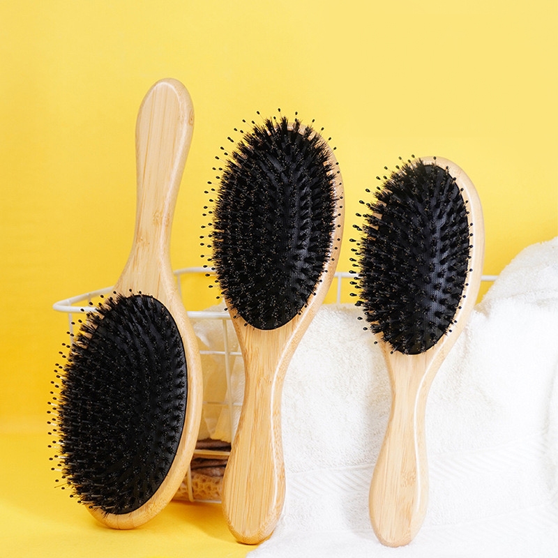 หวีหมูขนป่า หวีขนหมูป่าแท้ Air Cushion Comb หวีขนหมูป่าของแท้ หวีช่วยให้ผมเงางาม ช่วย นวดศีรษะ ด้ามไม้แข็งแรง A8026