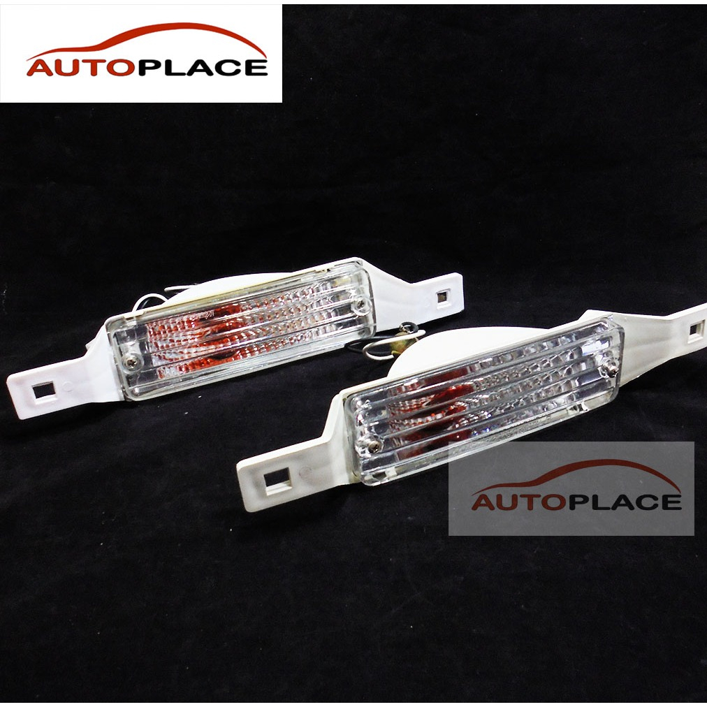 (1คู่) ไฟหรี่กันชน ข้างซ้าย+ขวา 2 ชิ้น สีขาว สำหรับ Toyota Hilux LN40 RN40 LN46 RN46 Pickup ปี 1979-