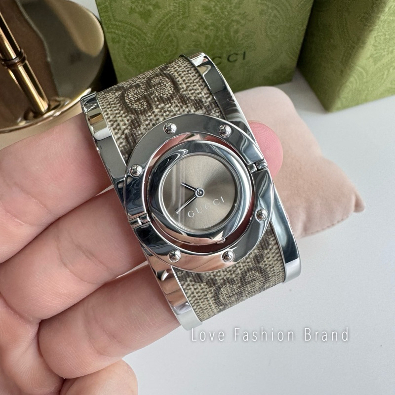 👑ผ่อน0%~แท้100%👑 (สินค้า มือ2) นาฬิกาข้อมือ  Gucci Twirl Silver Watch