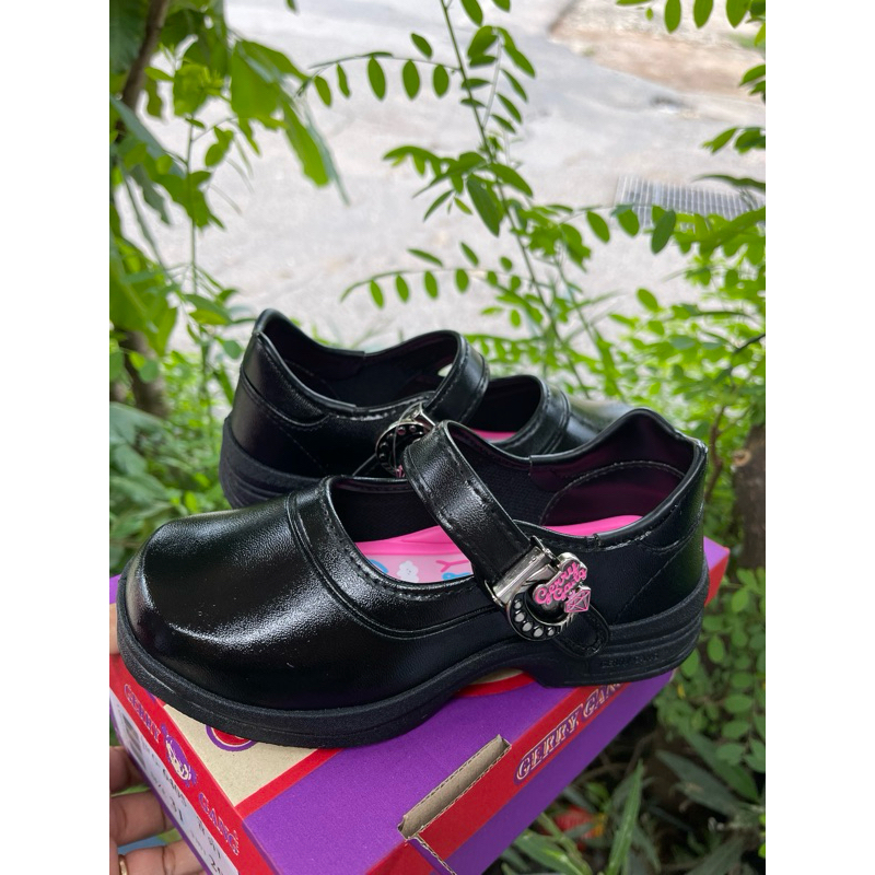 รองเท้านักเรียน  เกอร์รี่แกง รุ่นไดมอนด์ และหัวใจและโบว์ 6404-(G555)