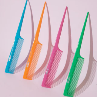 TITANIA comb with handle หวีหางแหลม จัดแต่งทรงผม ยีผม สร้างวอลลุ่ม ยาว 20.5 cm นำเข้าจากเยอรมันนี