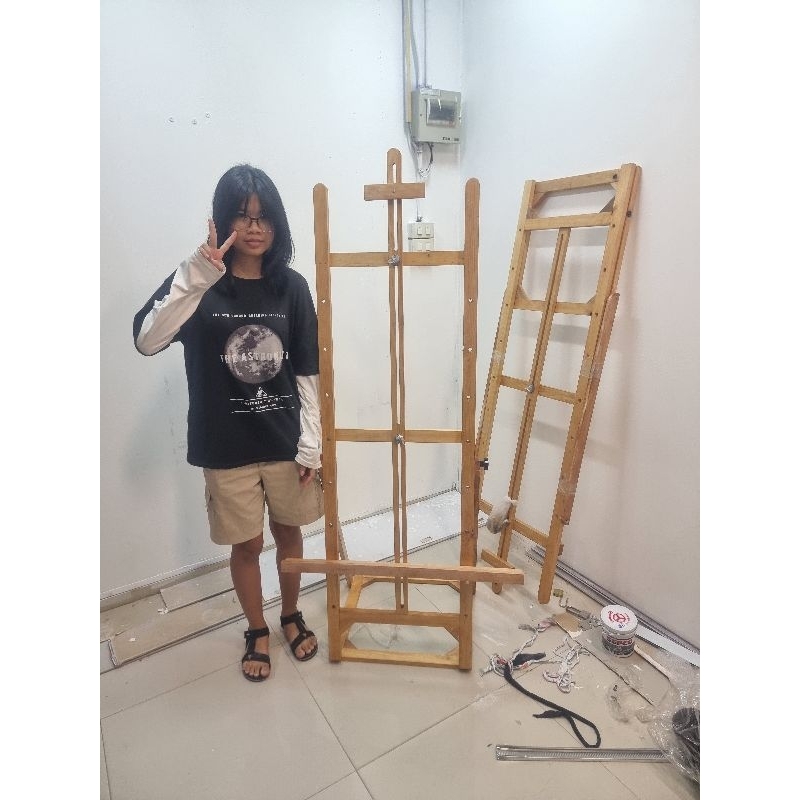 ขาหยั่งวาดภาพ ขนาด ใหญ่ สามารถ วาง เฟรม ได้ ประมาณ 2 เมตร คูณ 2 เมตร ราคา เพียง แค่ 1400 บาท