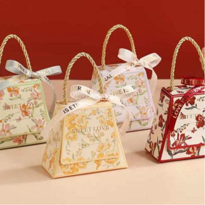 สินค้าใหม่ กล่องขนม กล่องใส่ของชำร่วย/ของขวัญ ลายดอกไม้ ทรงกระเป๋า มีหูหิ้ว