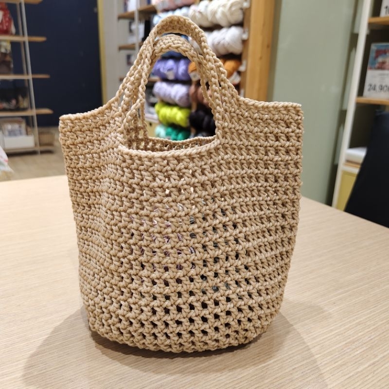 Cpich handcraft , hand bag กระเป๋าถักโครเชต์ กระเป๋าถือ คล้องแขน ลายตาข่าย