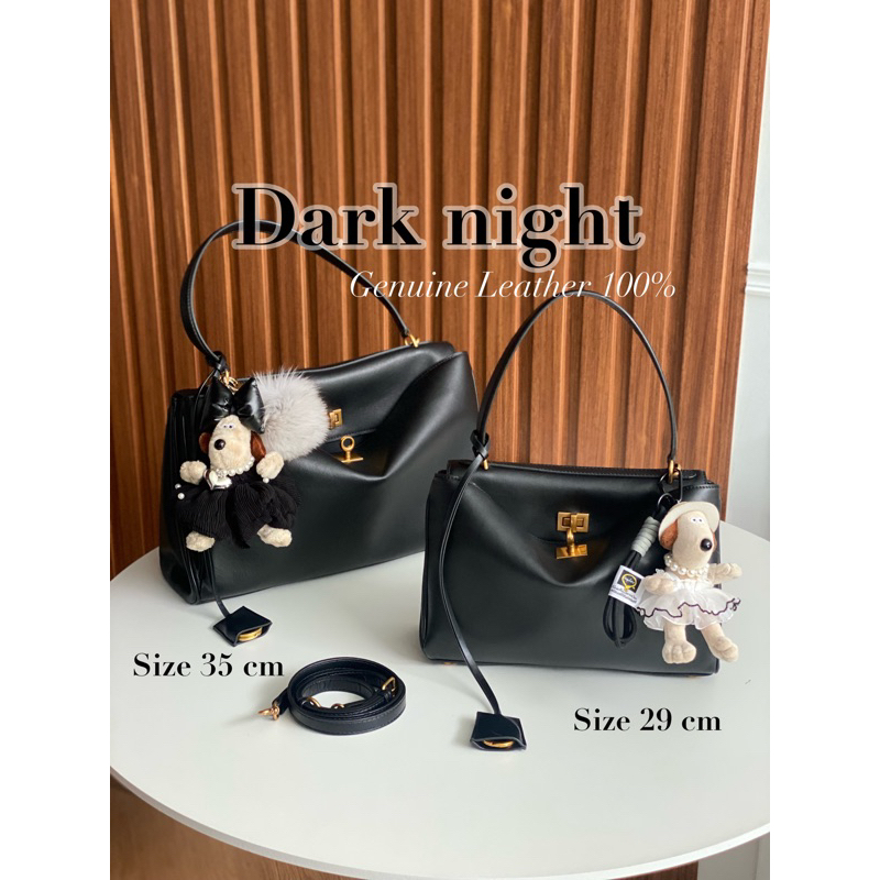 Dark night หนังวัวเเท้ มาพร้อมกล่อง สายสะพายยาว 1 เส้น สาวสวยเรียบโก้ ถูกใจสิ่งนี้ ไม่ต้องเลือกสีให้ปวดหัว สีดำสุดคาสสิค