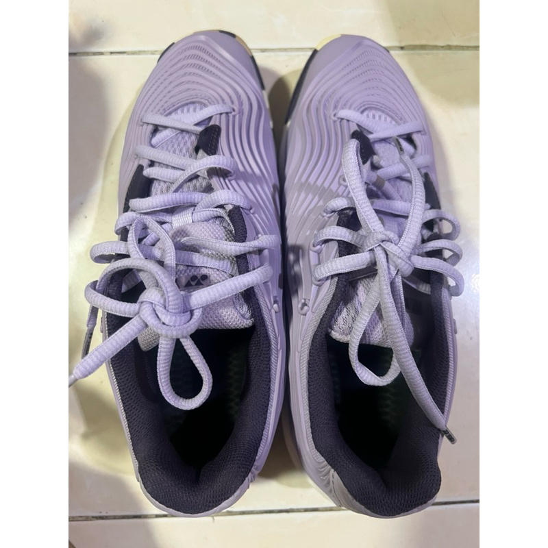 รองเท้าผ้าใบ   yonex