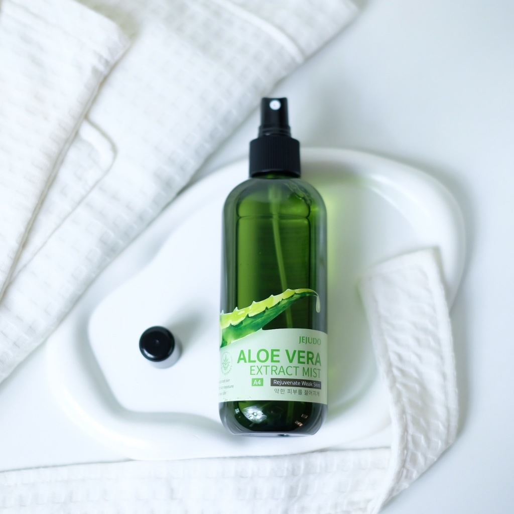 JEJUDO Aloe Vera Extract Mist 250ml เจจูโด อโล เวร่า เอ็คแทรค มิสท์ สเปรย์ฉีดหน้า เติมความชุ่มชื้น ลดรอยแดง