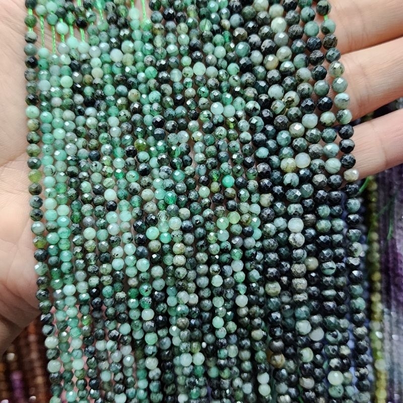 มรกตEmeraldเจียเหลี่ยม หินมรกตแท้ธรรมชาติหินเส้นยาวขายส่งความยาวประมาณ38cm หินมงคลนำโชคราคาส่ง
