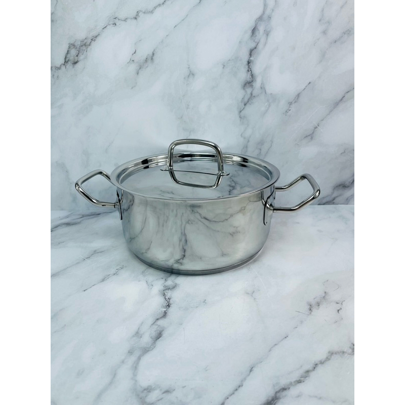 หม้อสแตนเลสทรงสูง พร้อมฝา 20ซม. WMF CROMAGAN (B34)