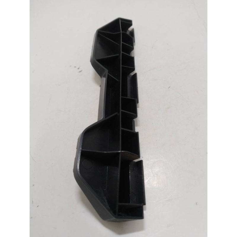 พลาสติกล๊อคปลายกันชนหลัง (52156-02030) ด้านซ้าย โตโยต้า อัลติส รุ่นแรก หน้าหมู ดTOYOTA ALTIS 01-07  