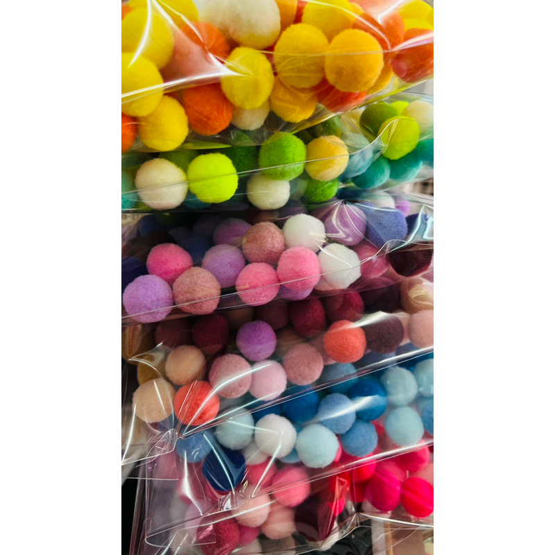 ลูกบอลปอมปอม แบบนุ่ม สําหรับทําเครื่องประดับ งานฝีมือ DIY 100 ชิ้น (เลือกขนาด)