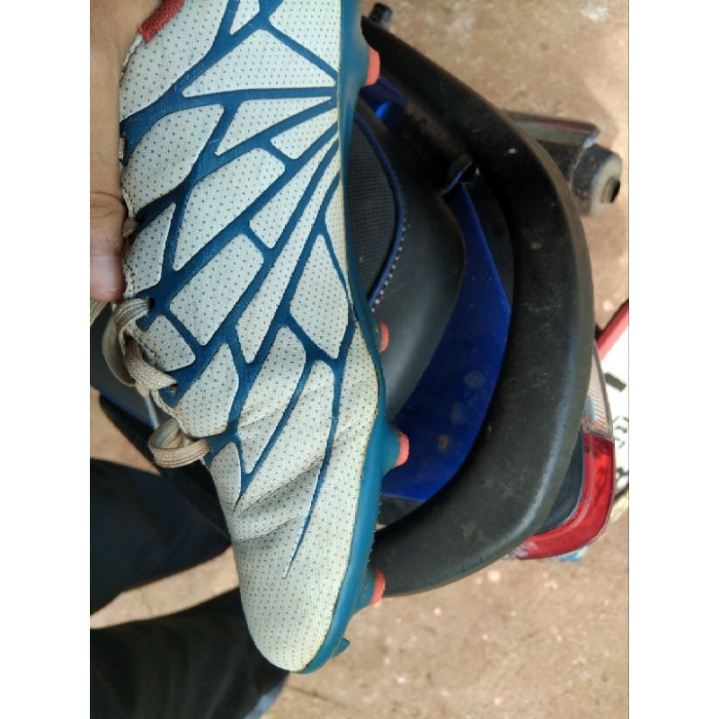 รองเท้าฟุตบอลมือสองUmbro