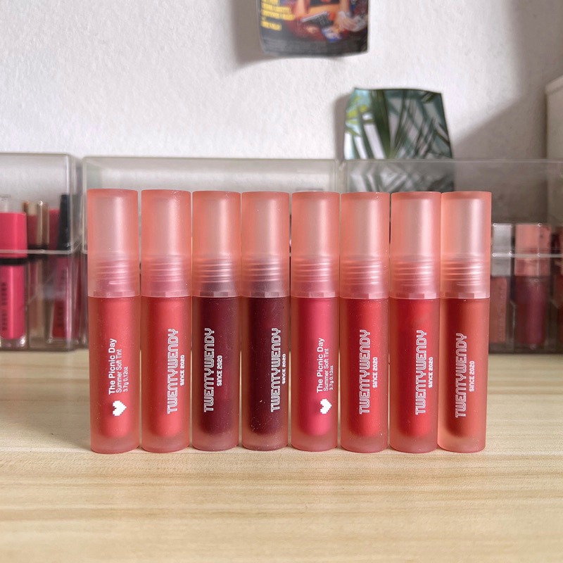 มือ1 Twenty wendy the picnic day สีสวย เนื้อดี ไม่มีกล่อง แท่งไม่สวยนิดนึง (ราคาเต็ม390)