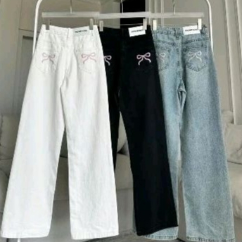 PT32148 กางเกงยีนส์ขายาวกระเป๋าหลังปักโบว์ PROMTHONG