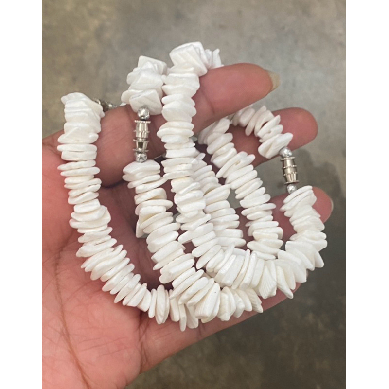 สร้อยข้อมือเปลือกหอยสีขาว เปลือกหอยธรรมชาติ