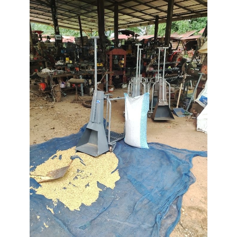 สั่งได้​ 1​:1 อ​อร์เดอร์​ ตักข้าวเปลือก กรอบปุ๋ยคอก จับกระสอบ อุปกรณ์ช่วยกรอกข้าวเปลือก รถเข็นกรอกกระสอบ รถเข็นจับกระสอบ