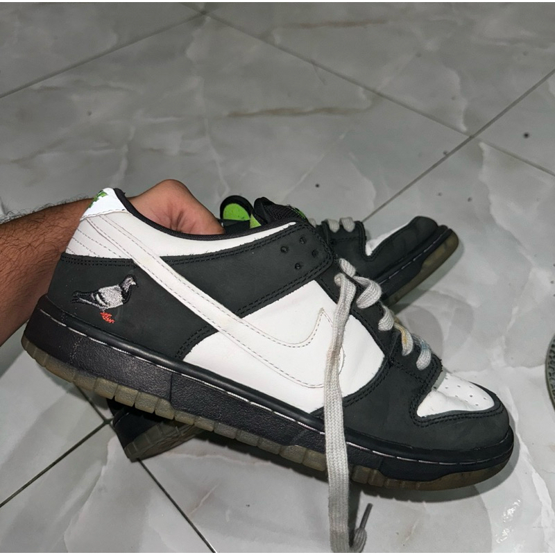 NIKE SB DUNK LOW “Panda Pigeon” มือสอง